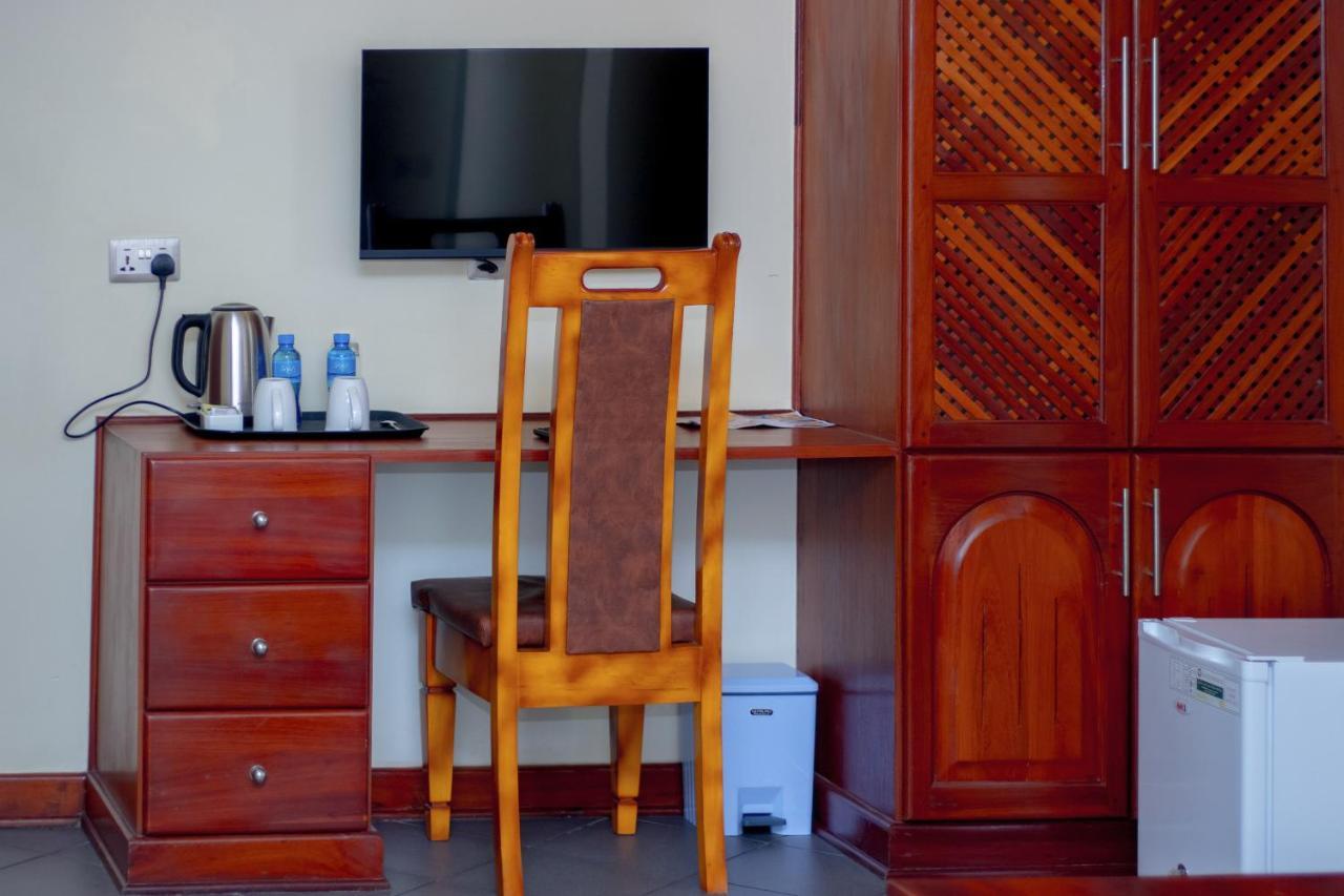 Seven Skies Hotel Arusha Bagian luar foto