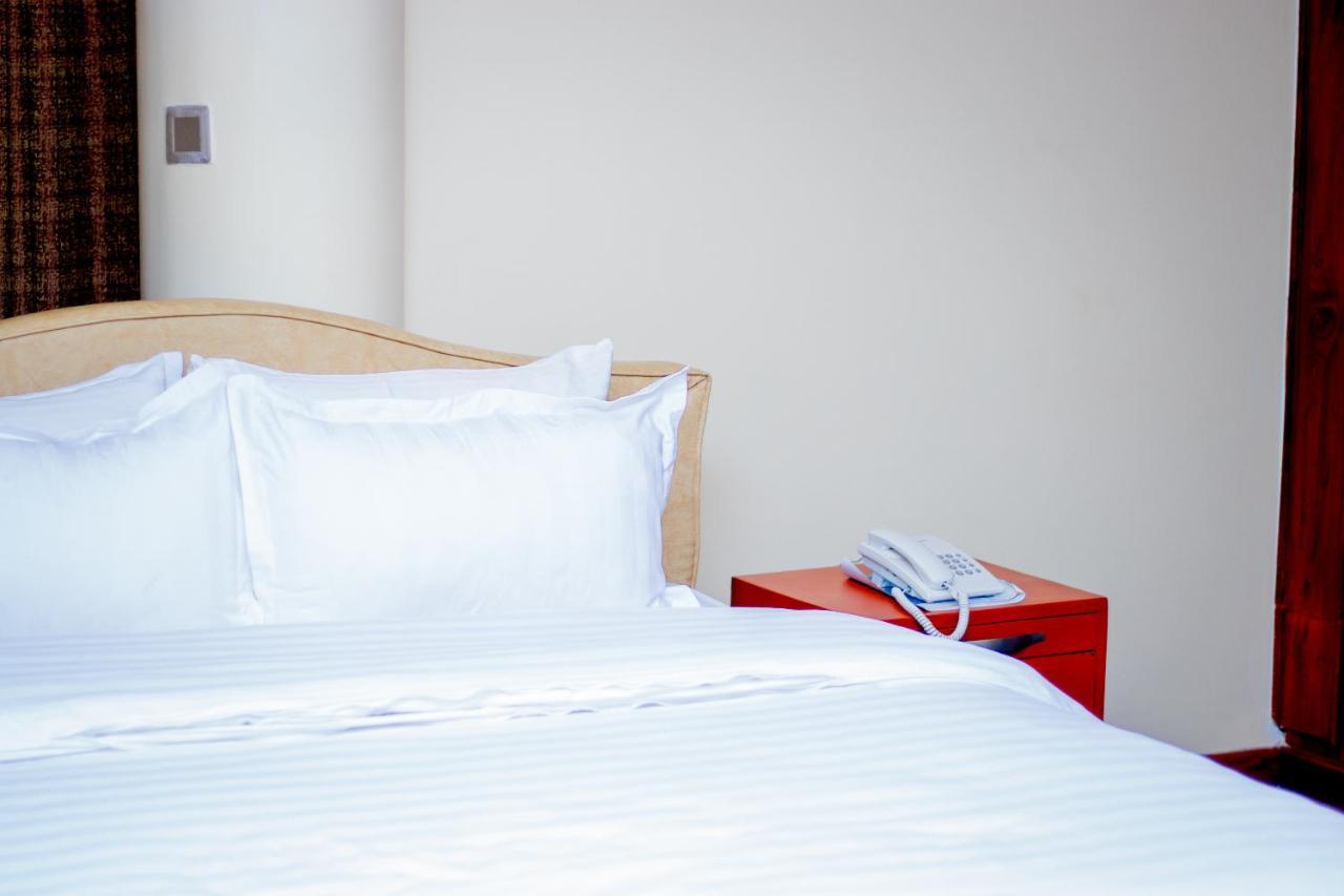 Seven Skies Hotel Arusha Bagian luar foto