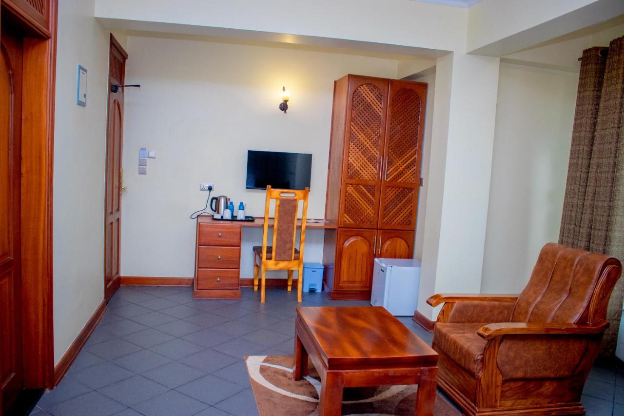 Seven Skies Hotel Arusha Bagian luar foto