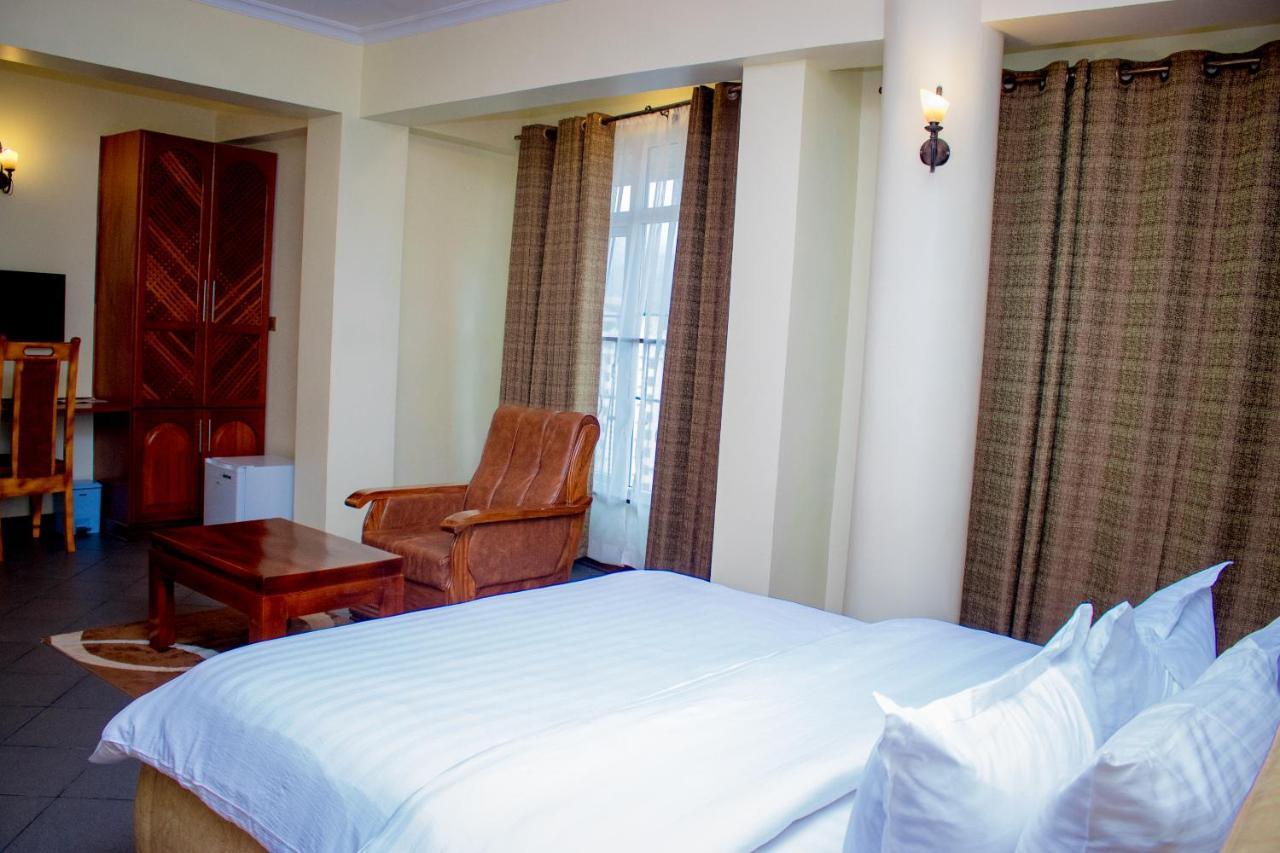 Seven Skies Hotel Arusha Bagian luar foto