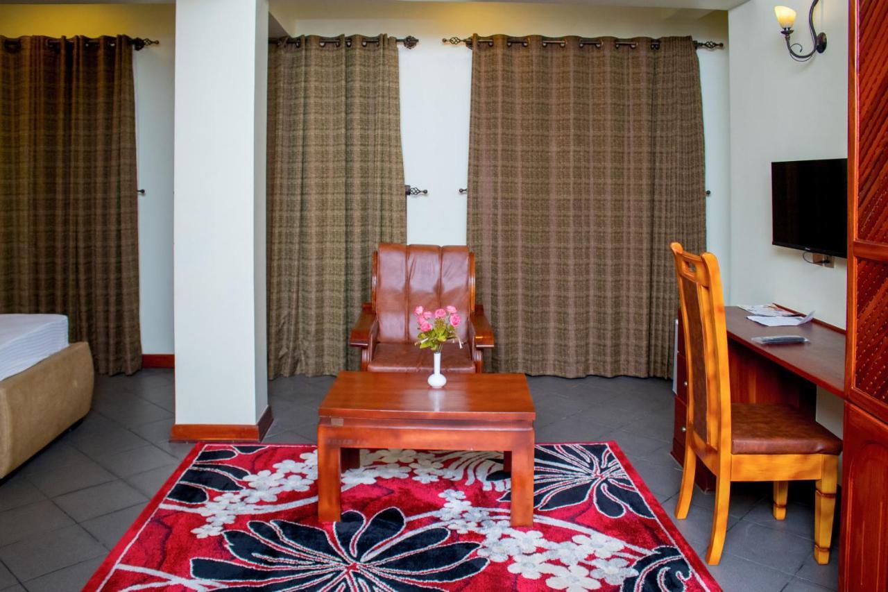 Seven Skies Hotel Arusha Bagian luar foto