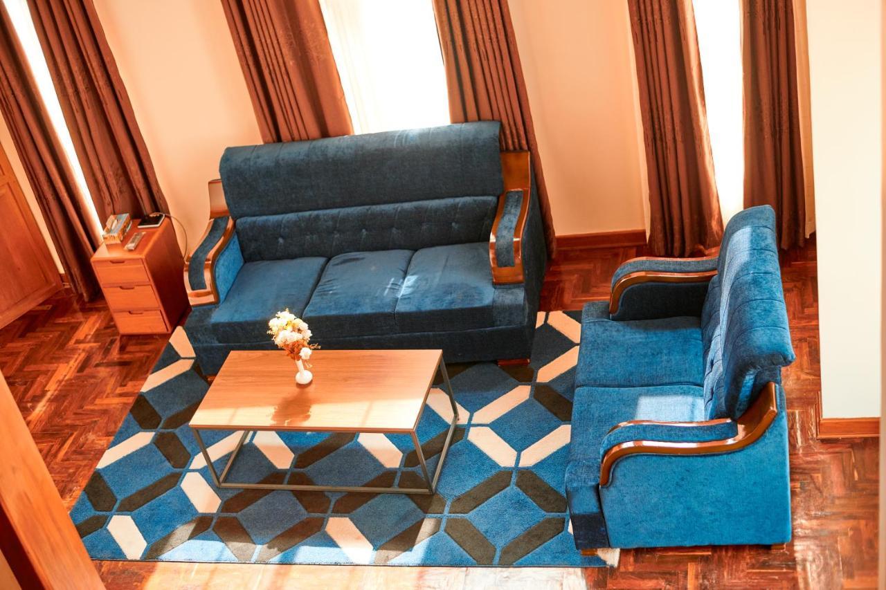 Seven Skies Hotel Arusha Bagian luar foto