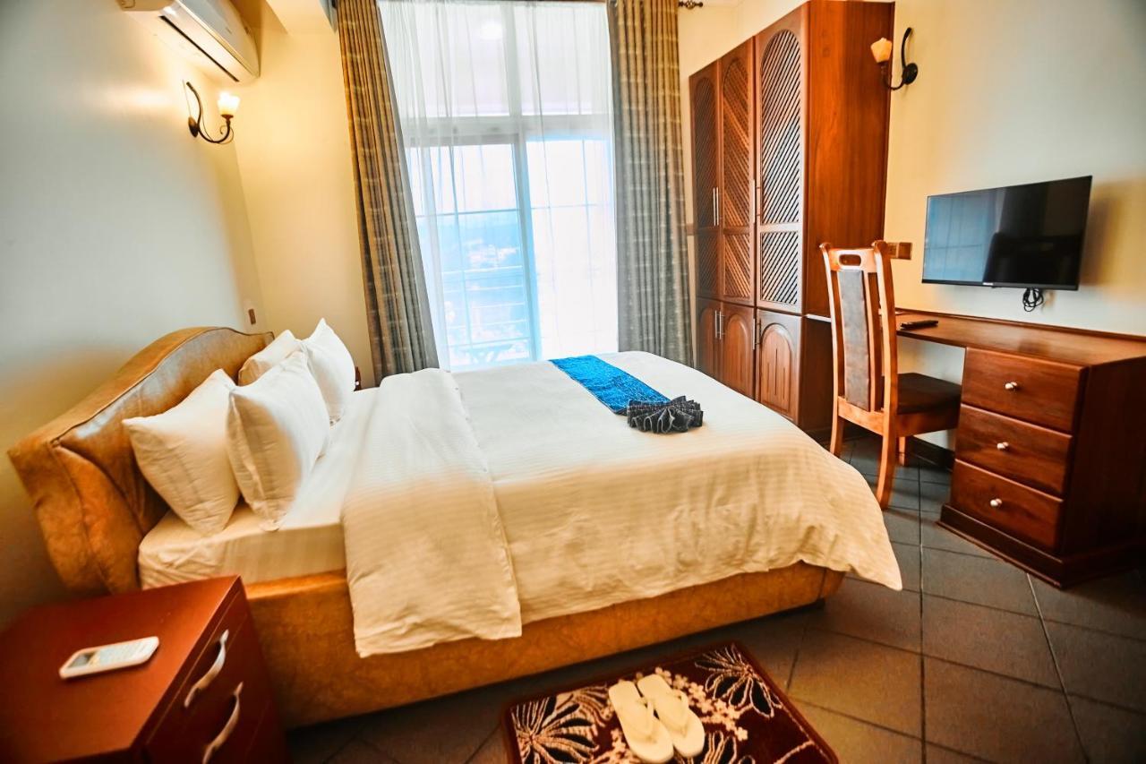 Seven Skies Hotel Arusha Bagian luar foto
