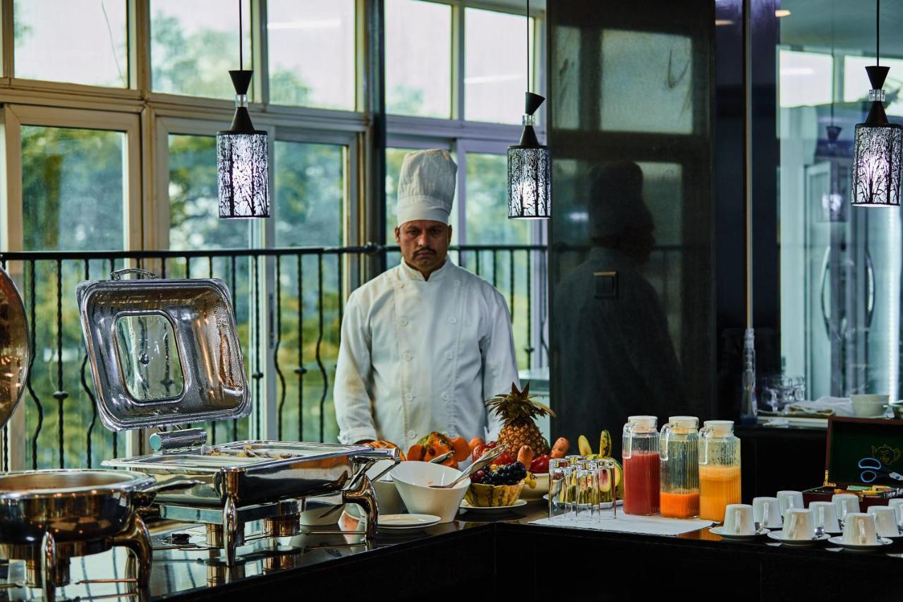 Seven Skies Hotel Arusha Bagian luar foto