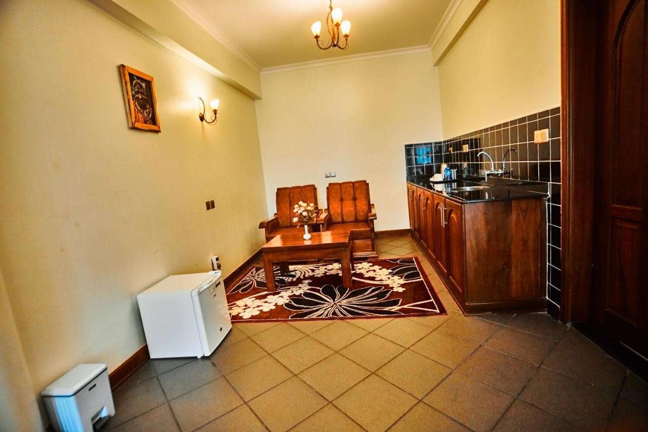 Seven Skies Hotel Arusha Bagian luar foto