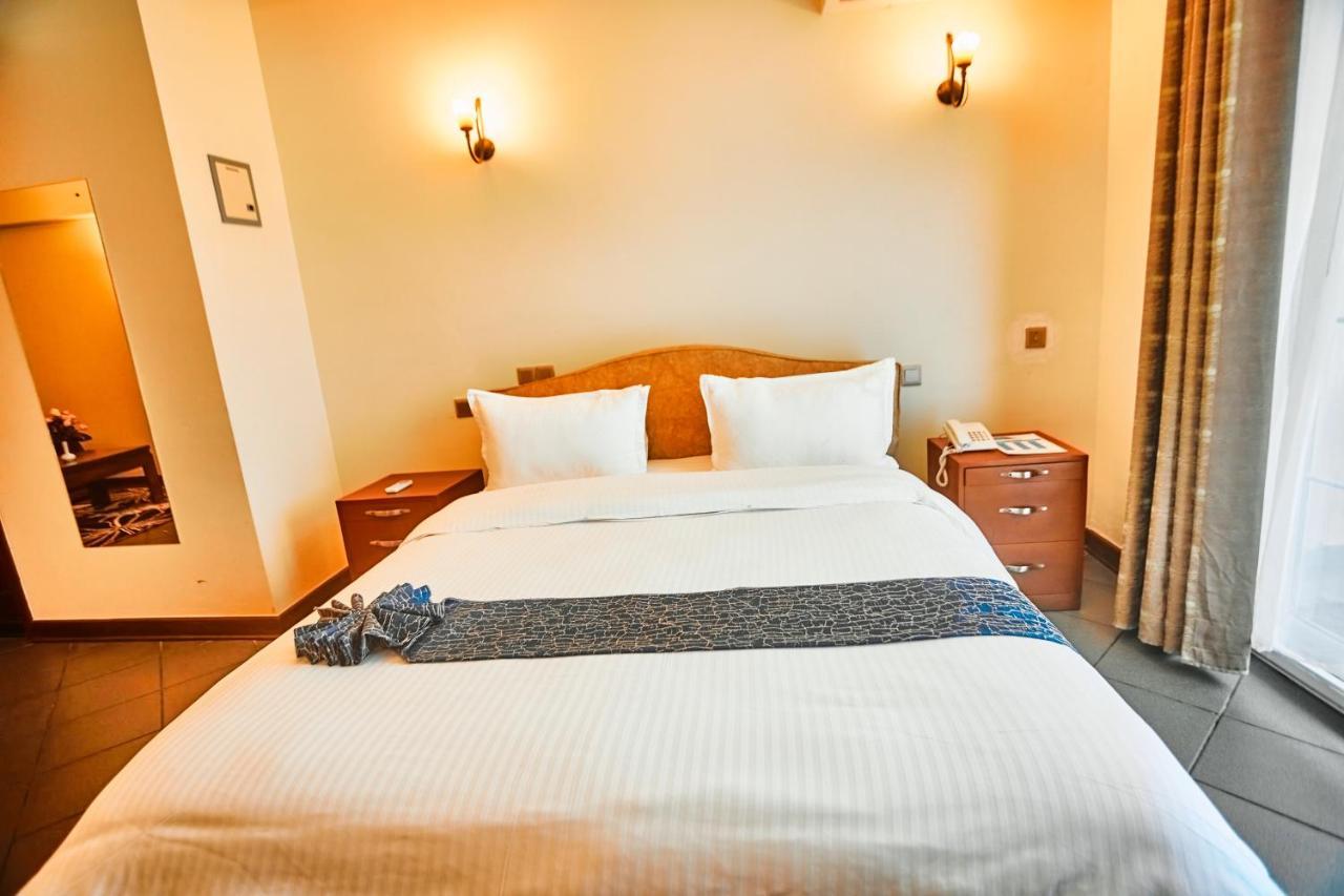 Seven Skies Hotel Arusha Bagian luar foto