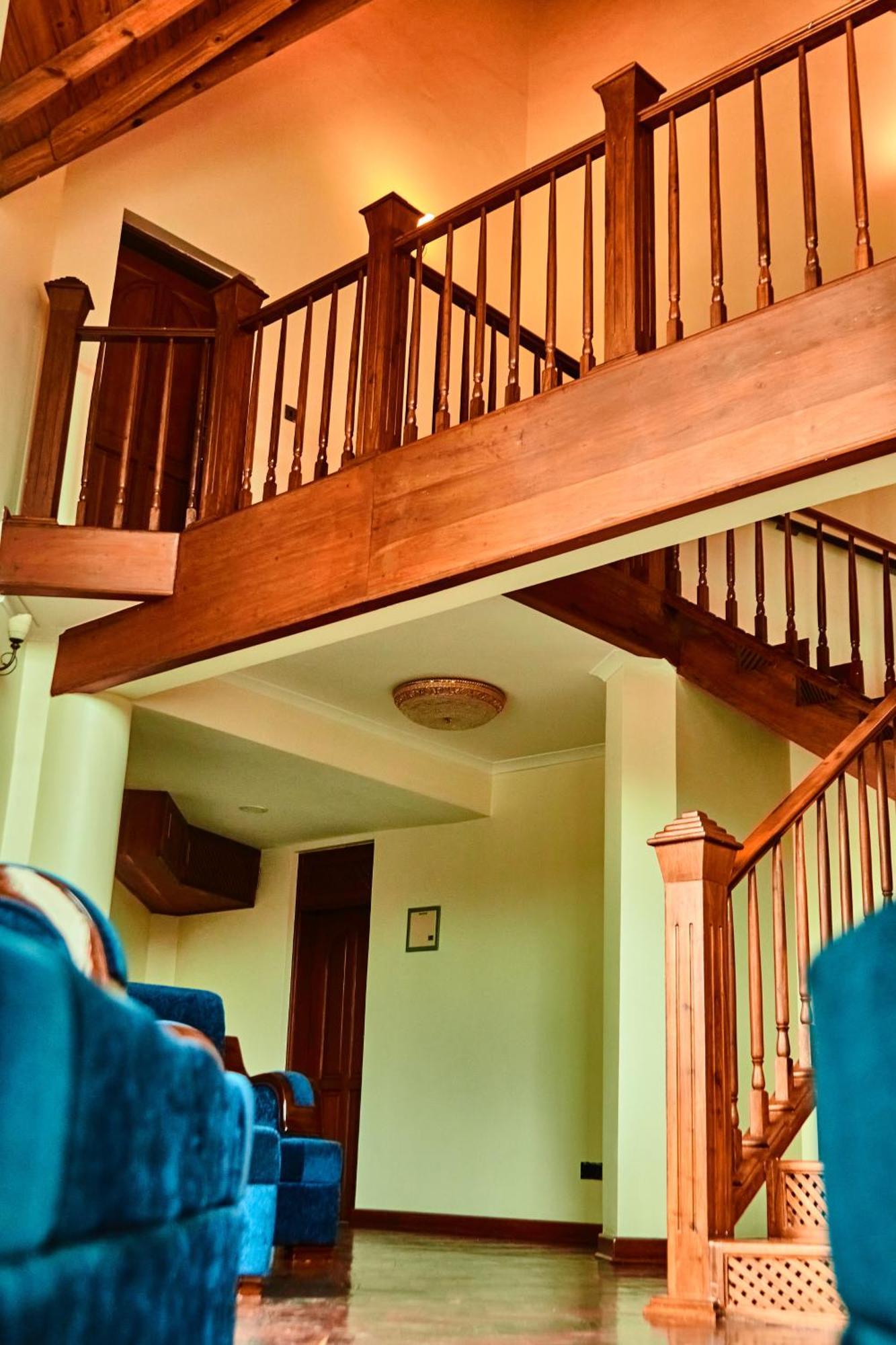 Seven Skies Hotel Arusha Bagian luar foto